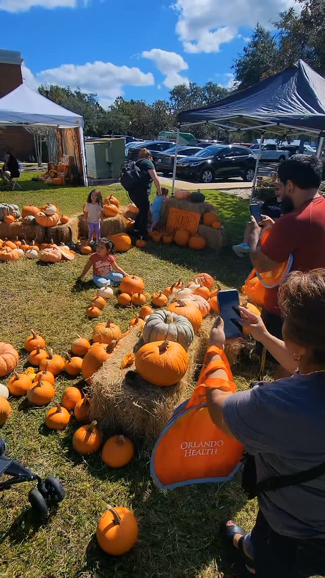 Vendor tents and crowds on Montrose Street at the Clermont Harvest Festival
